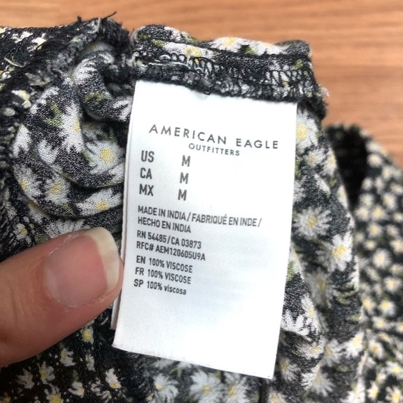 American Eagle Black Daisy High Shorts Medium - Picture 4 of 6